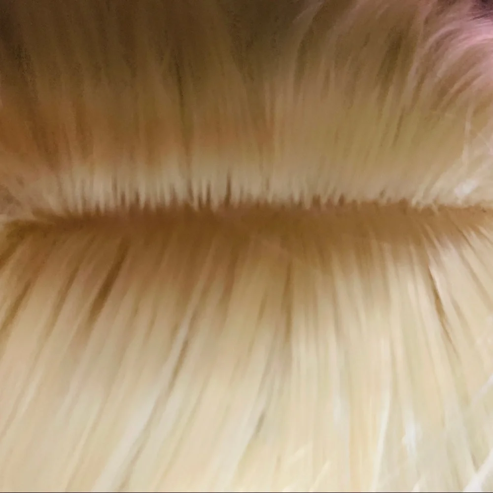 Beachy light blond wig - Picture 9 of 10